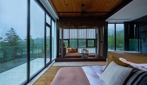King Room with Mountain View