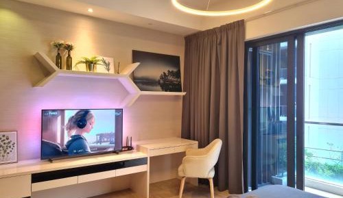 Studio with Balcony