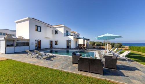 Three Bedroom Villa with Sea view and Private Pool