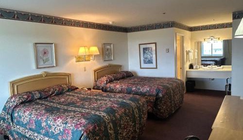 Standard Queen Room
