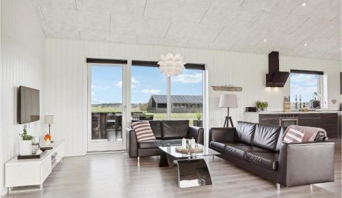Four-Bedroom Holiday Home