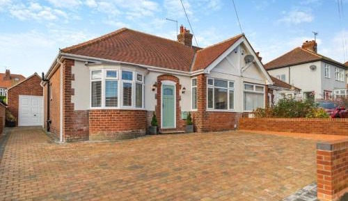 Deluxe Bungalow with Garden View