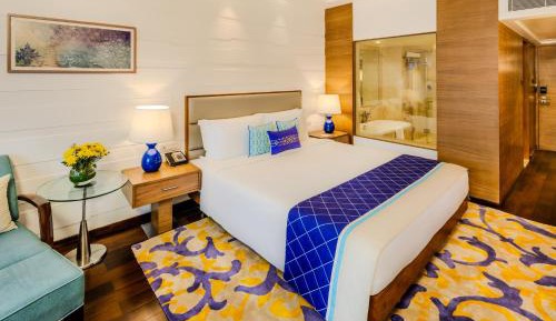 Deluxe Room City View King Bed