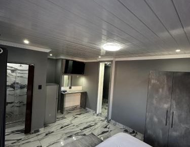 Deluxe Double Room with Shower