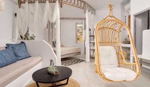 Open Plan Suite with Panoramic Sea View 
