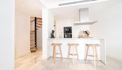 Three-Bedroom Tower Suite Apartment 