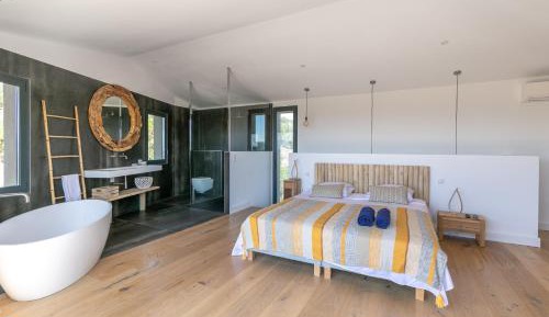 Deluxe Suite with Sea View