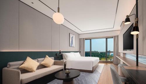 King Guest Room with Sofa Bed