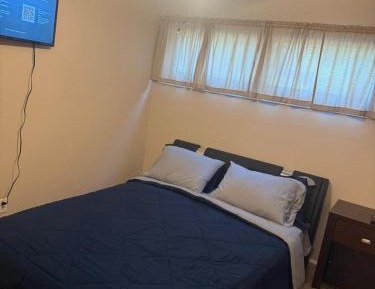 Single Room with Shared Bathroom