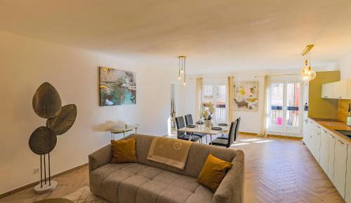 Superior One-Bedroom Apartment