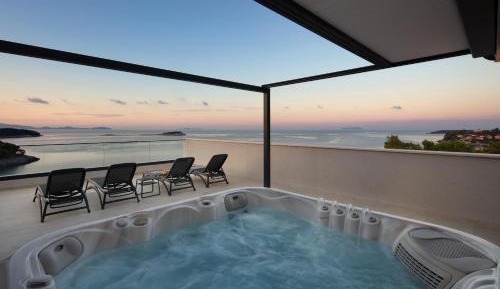 Premium Suite with Sea View, Terrace and Hot Tub