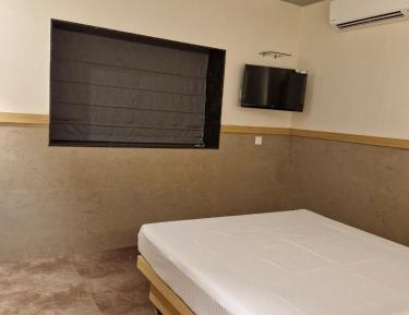 Deluxe Double Room (2 Adults + 1 Child)