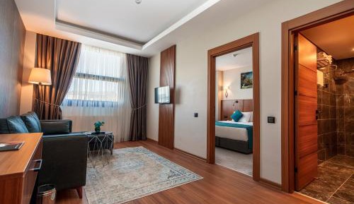 Junior Suite with Mountain View