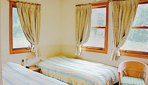 Standard Twin Room with Bathroom