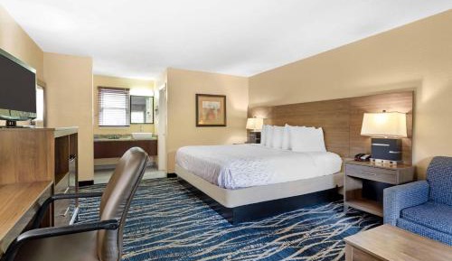 King Room with Sofabed - Non-Smoking