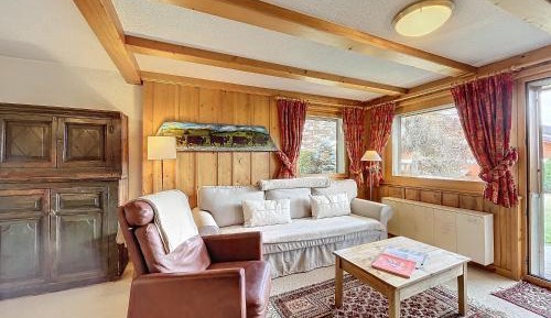 Three-Bedroom Apartment with Mountain View