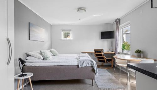 Studio (2 Adults)