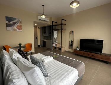 Studio Apartment with King Bed