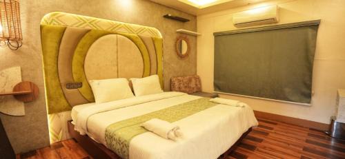 King Room with Lake View