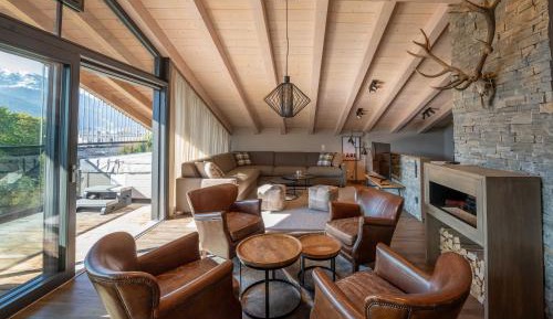 Four Bedroom Penthouse Apartment with Balcony - Top 18