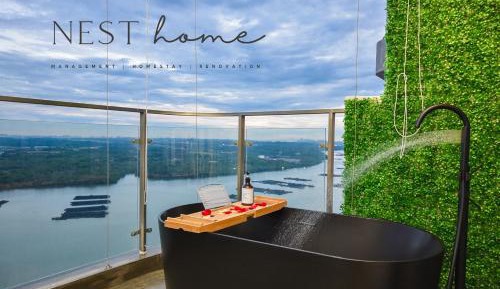 Premium One-Bedroom Suite with Sea View and Bathtub