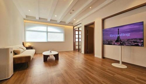 Apartment with City View