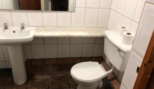 Twin En Suite in Basement Room Only