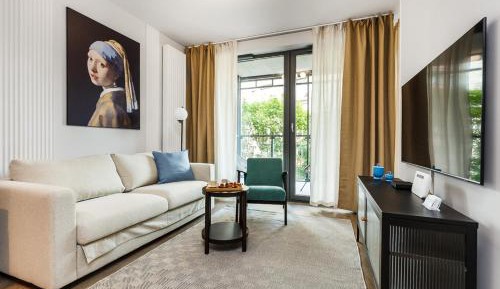 One-Bedroom Apartment with Balcony