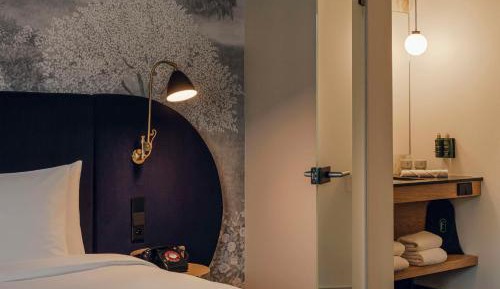 Royal Apartment with King Bed - Non-Smoking