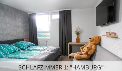 Three-Bedroom Apartment with Balcony