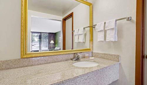 Poolside Double Room with Two Double Beds - Pet Friendly/Non-Smoking