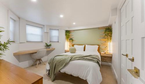 Two-Bedroom Deluxe Apartment