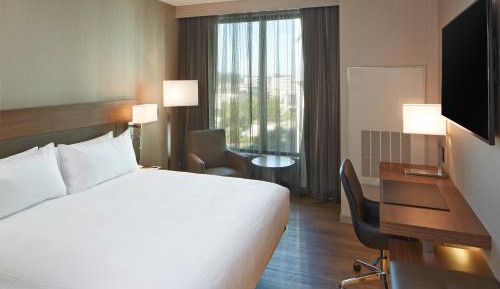 1 King Guest Room