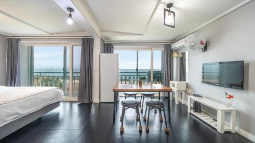 Studio 2