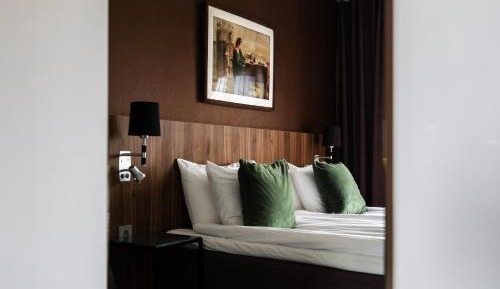 Standard Quadruple Room with Two Single Beds - Non-Smoking