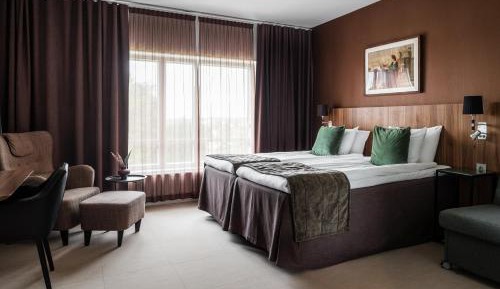 Superior Triple Room with King Bed - Non-Smoking