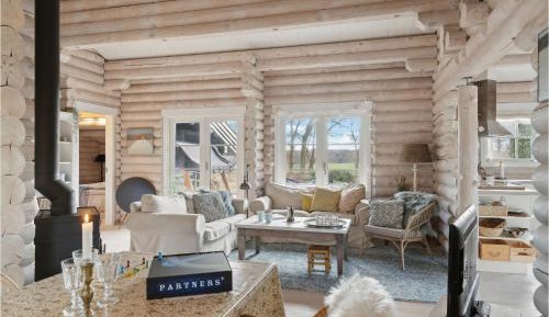 Three-Bedroom Holiday Home 