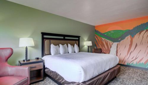 King Room with Mountain View - Non-Smoking