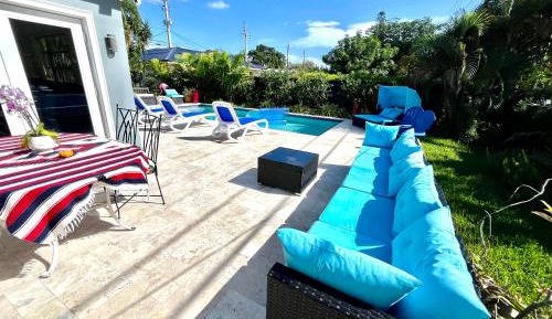 Single Room with Pool View