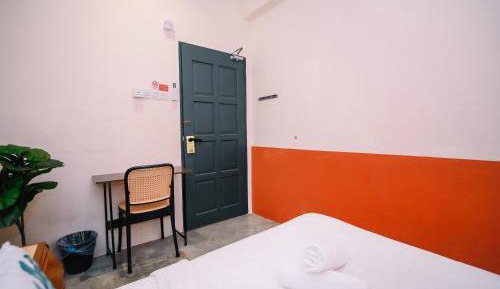 Standard Queen Room