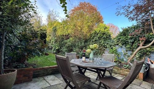 Deluxe Two-Bedroom Apartment with Garden View