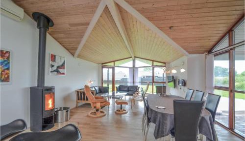 Three-Bedroom Holiday Home 