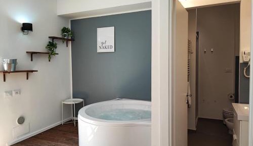 Queen Room with Spa Bath