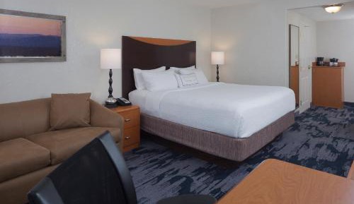 One-Bedroom King Suite with Sofa Bed 