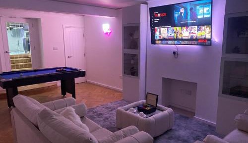 Two-Bedroom Deluxe Apartment with Garden View