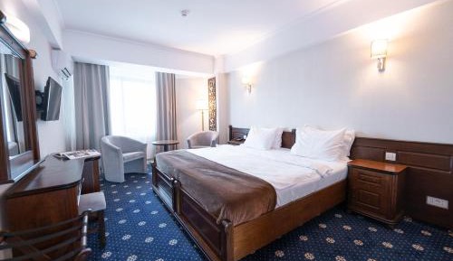 Standard Double or Twin Room with Mountain View