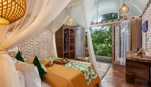 Suite with Garden View