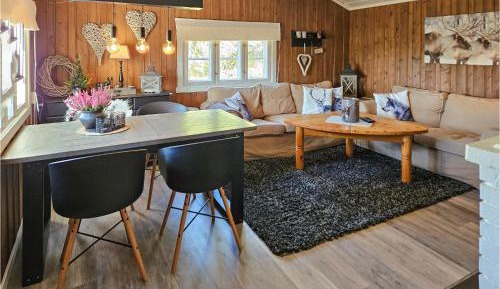 Three-Bedroom Holiday Home 