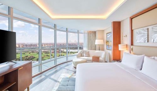 Grand One-Bedroom Suite - Nile and Pyramids View