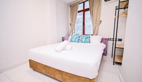 Deluxe Queen Room